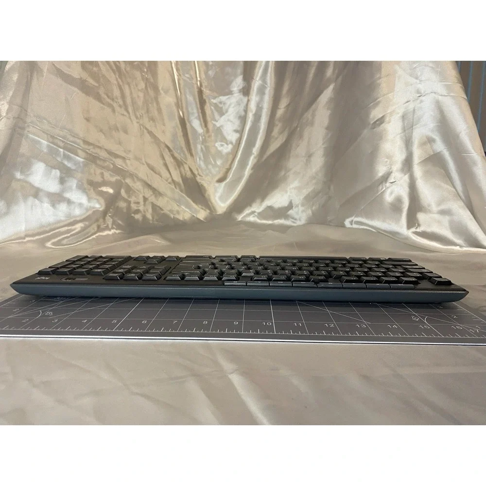 Logitech K270 Wireless Keyboard Untested FOR PARTS- No USB Receiver